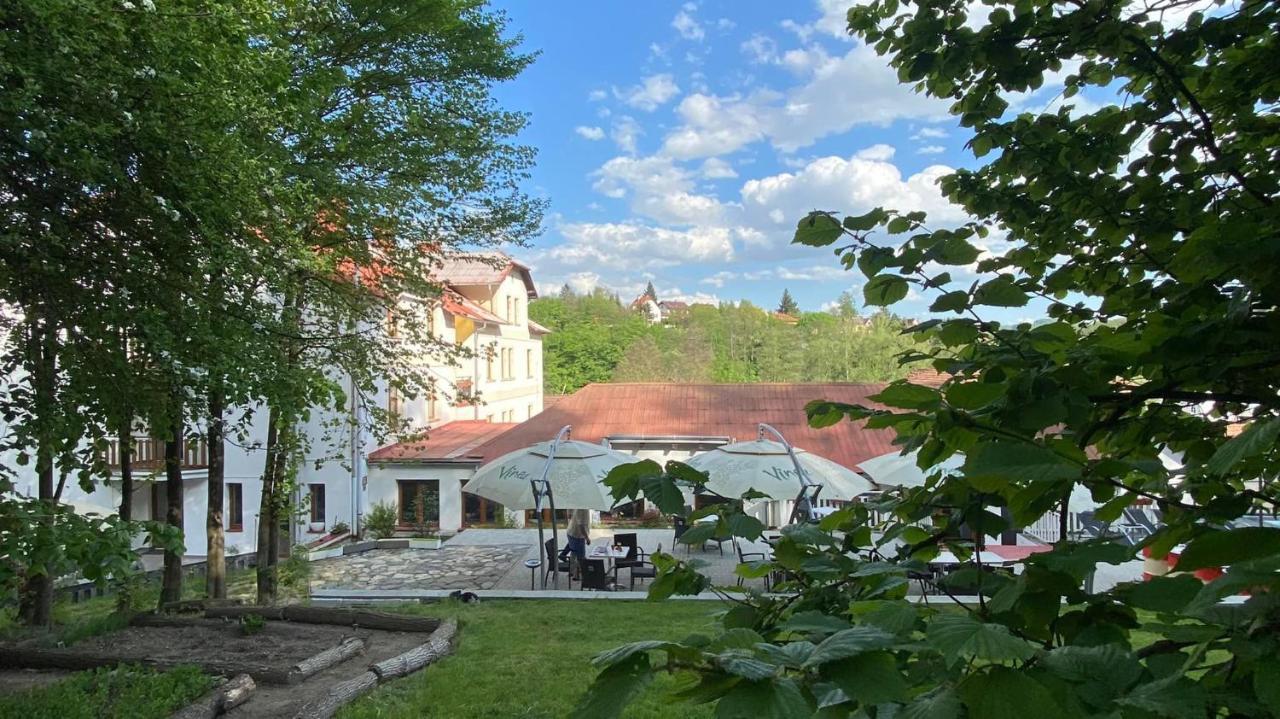 UniqHotel Česky Šternberk Exteriér fotografie