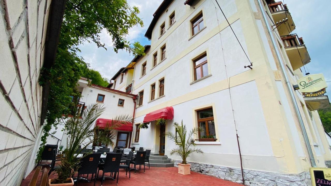 UniqHotel Česky Šternberk Exteriér fotografie